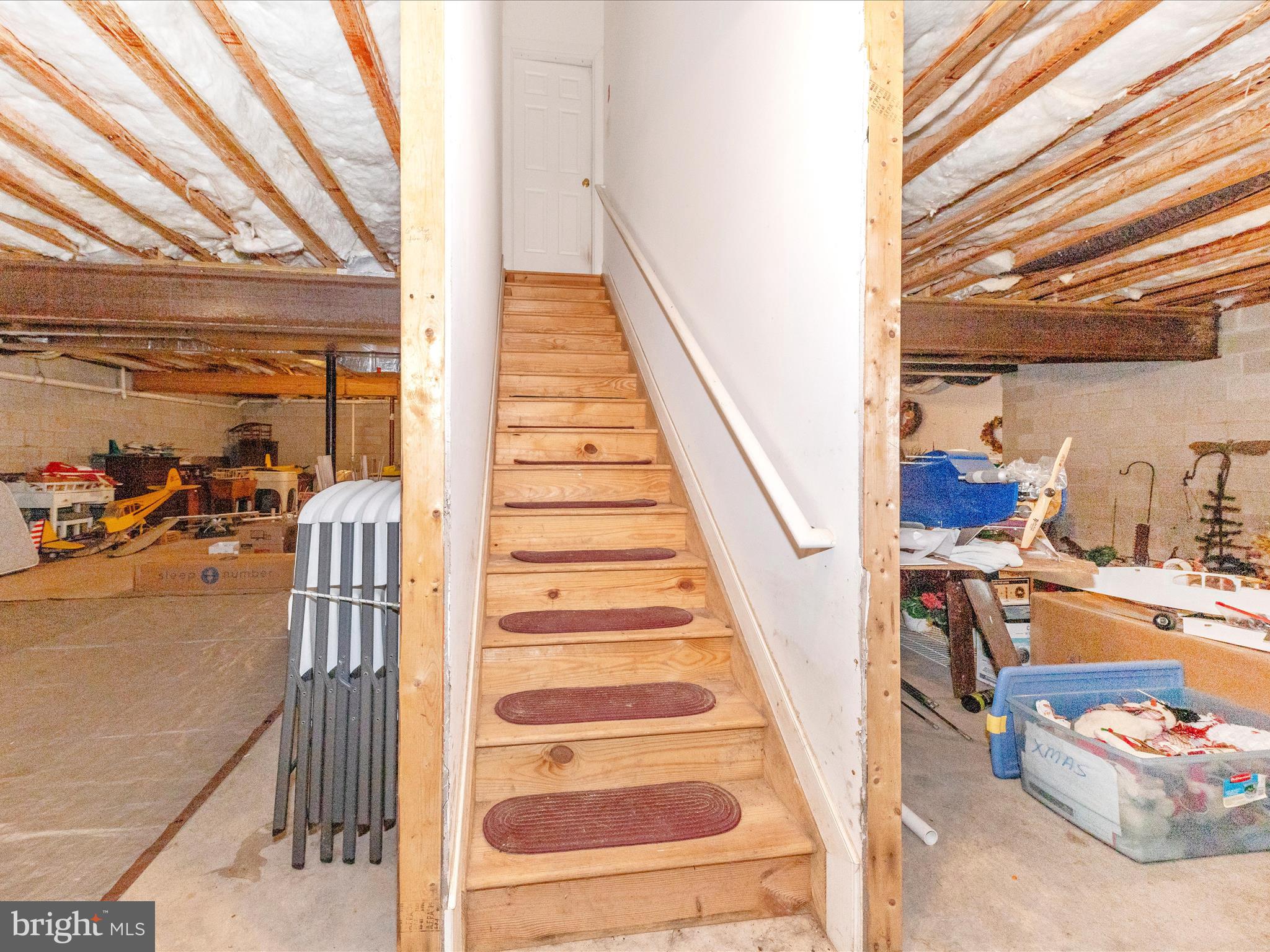 13013 Draper Road Clear Spring, MD 21722 - Photo 42 of 53 a view of entryway and hall
