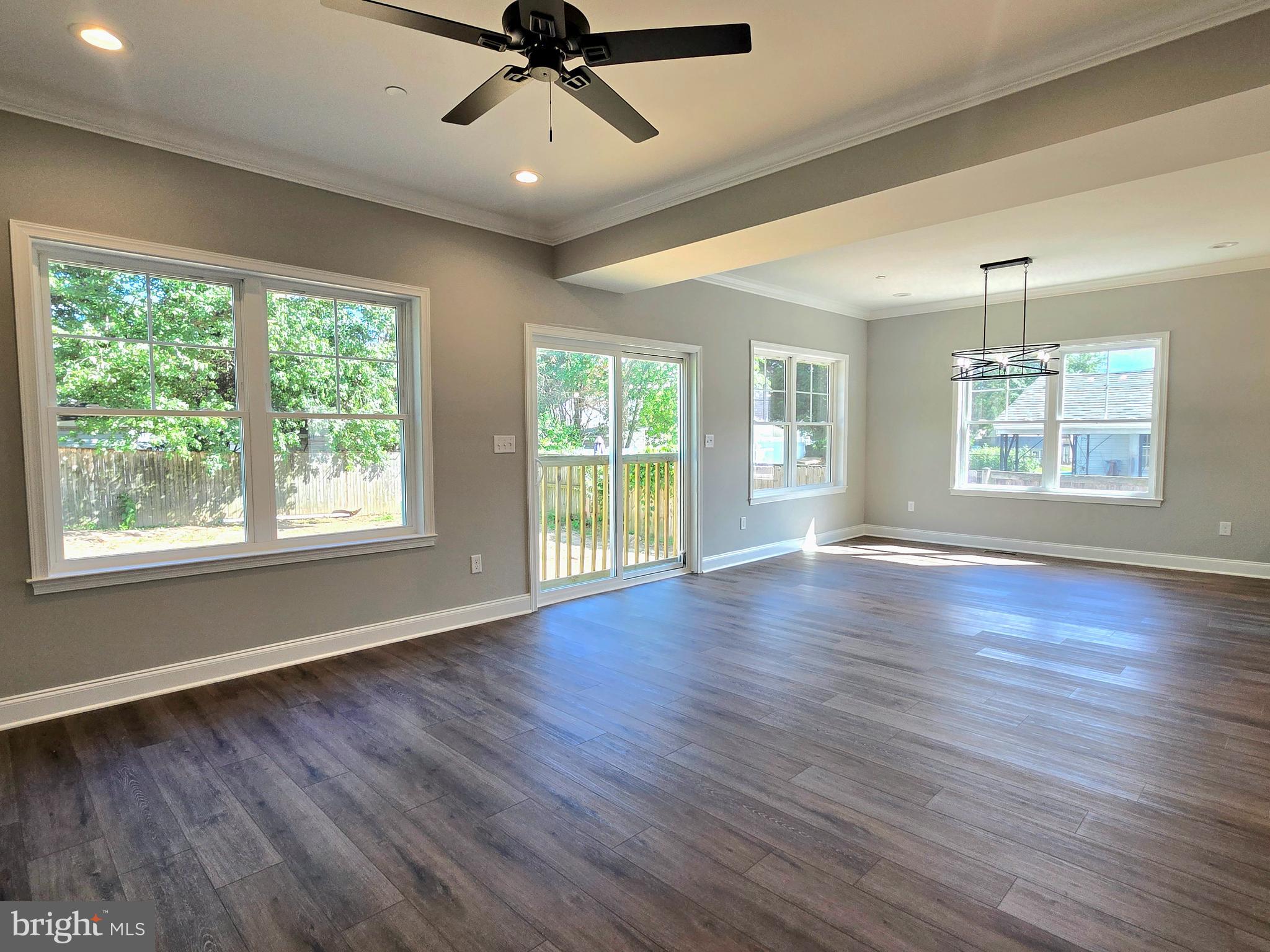 259 Arundel Road Pasadena, MD 21122 - Photo 4 of 10 Family room