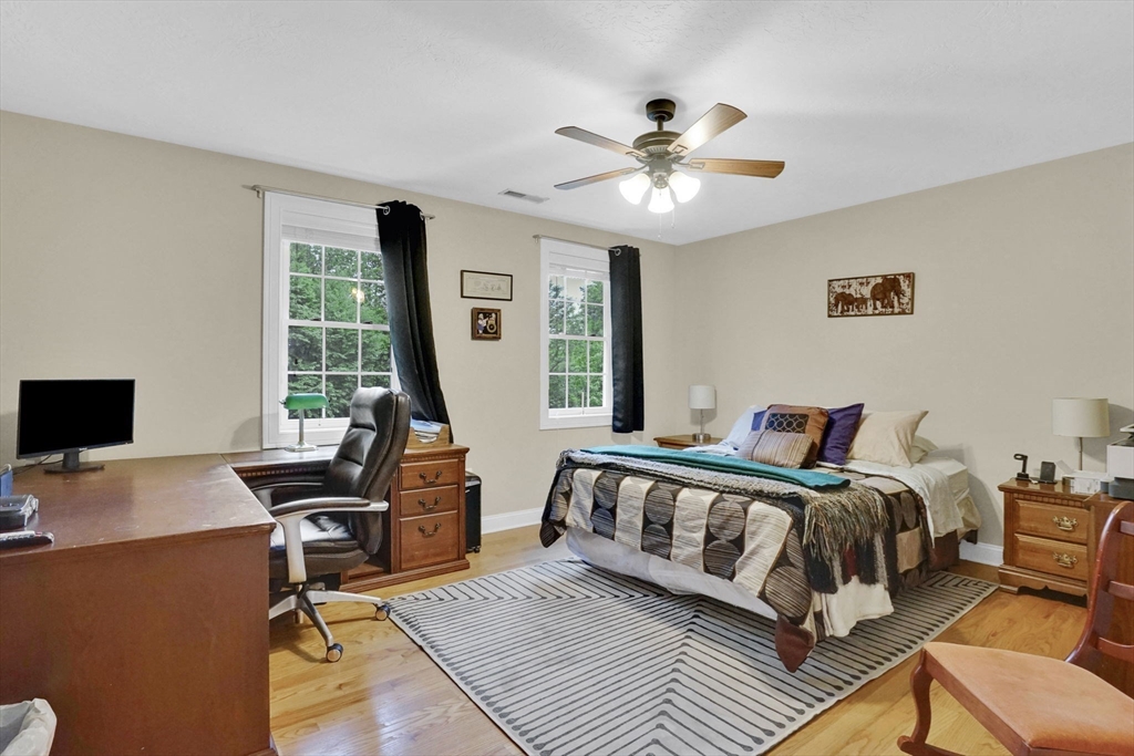 32 Bissonnette Circle Southampton, MA 01073 - Photo 23 of 38
