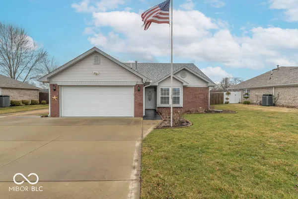 $310,000 | 1005 Honeysuckle Court, Mooresville, IN 46158