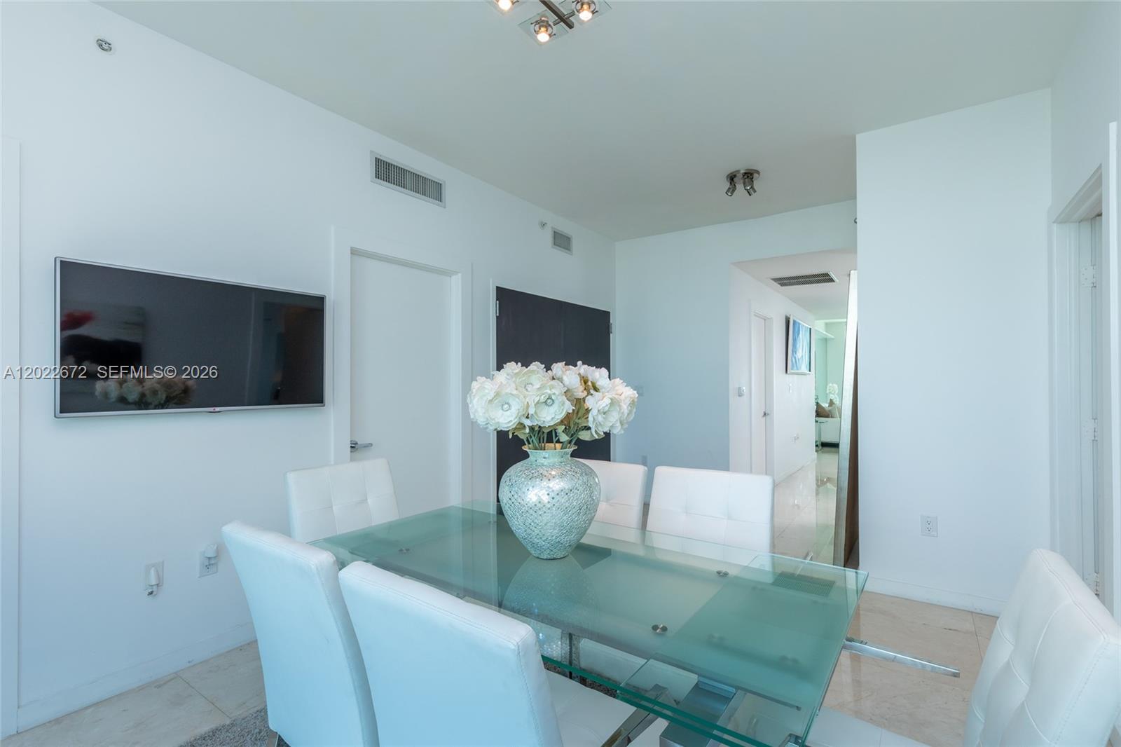 900 Biscayne Boulevard, Unit 2002 Miami, FL 33132 - Photo 17 of 38