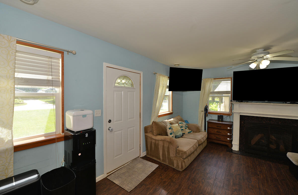 2513 Mason Street Delavan, WI 53115 - Photo 9 of 36 109