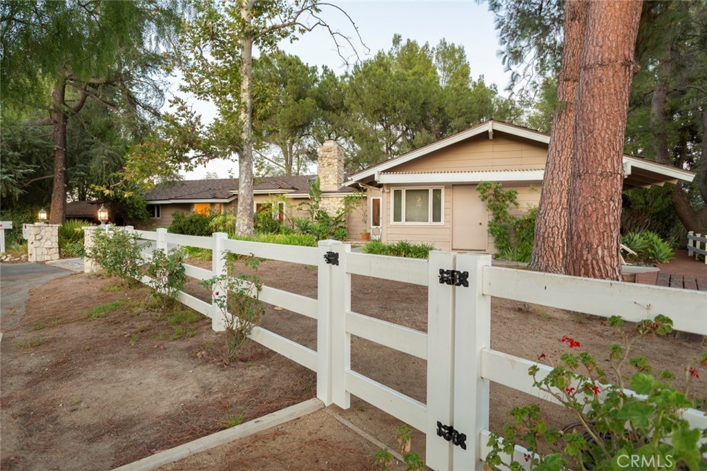 5798 Penland Road Hidden Hills, CA 91302 - Photo 12 of 15