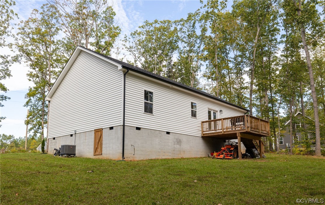 922 Kennon Road Mineral, VA 23117 - Photo 32 of 36 a view of a house with a yard