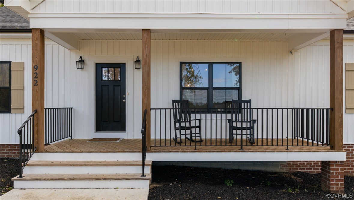 922 Kennon Road Mineral, VA 23117 - Photo 6 of 36 a view of entryway