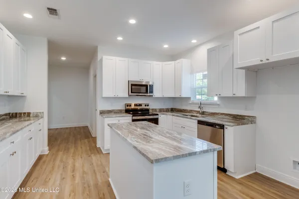 $1,775 | 13463 Mary Avenue, Gulfport, MS 39503