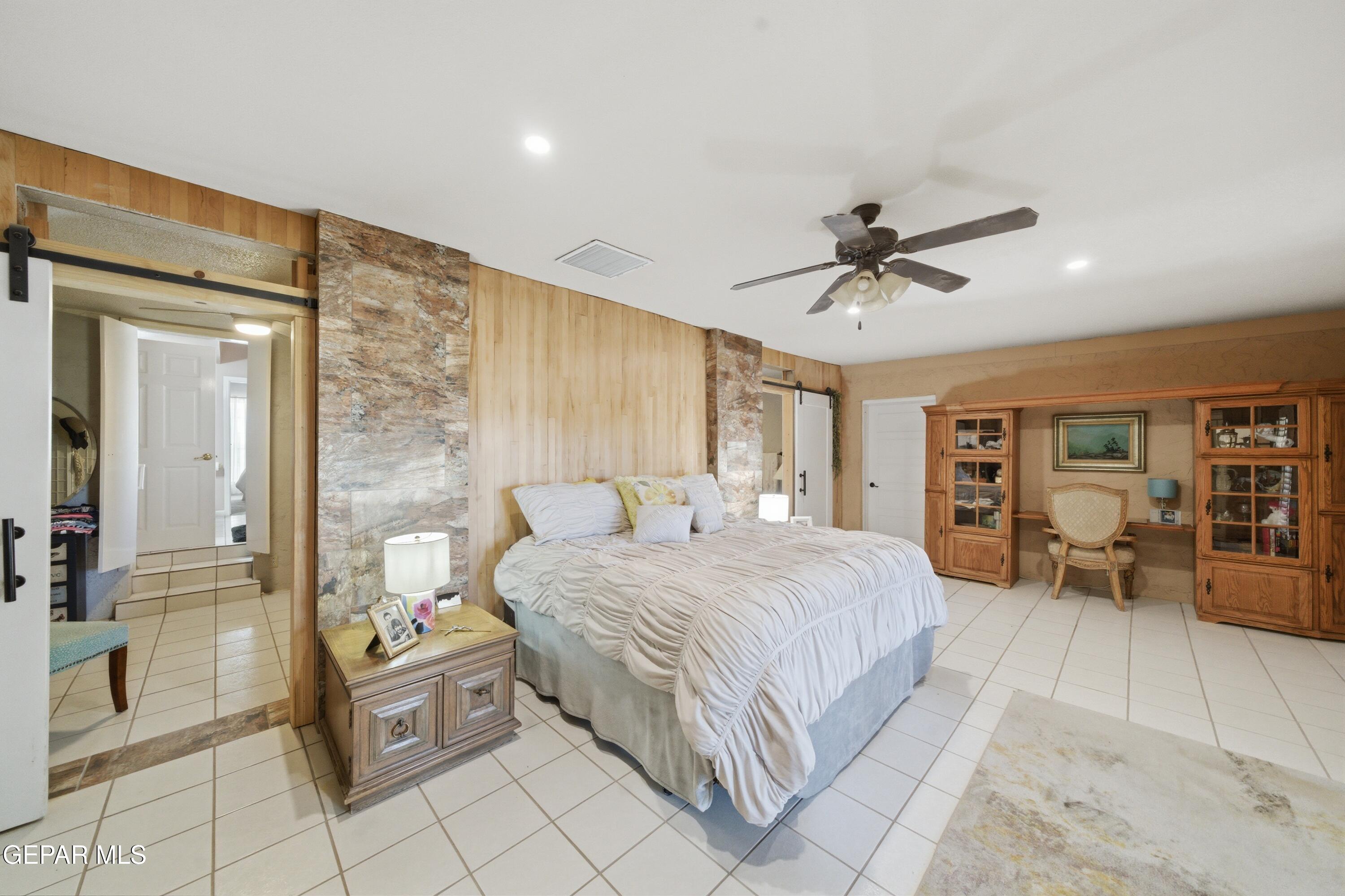 14500 North Loop Drive Clint, TX 79836 - Photo 20 of 31 14500_NorthLoop_Primary_Bedroom_79836