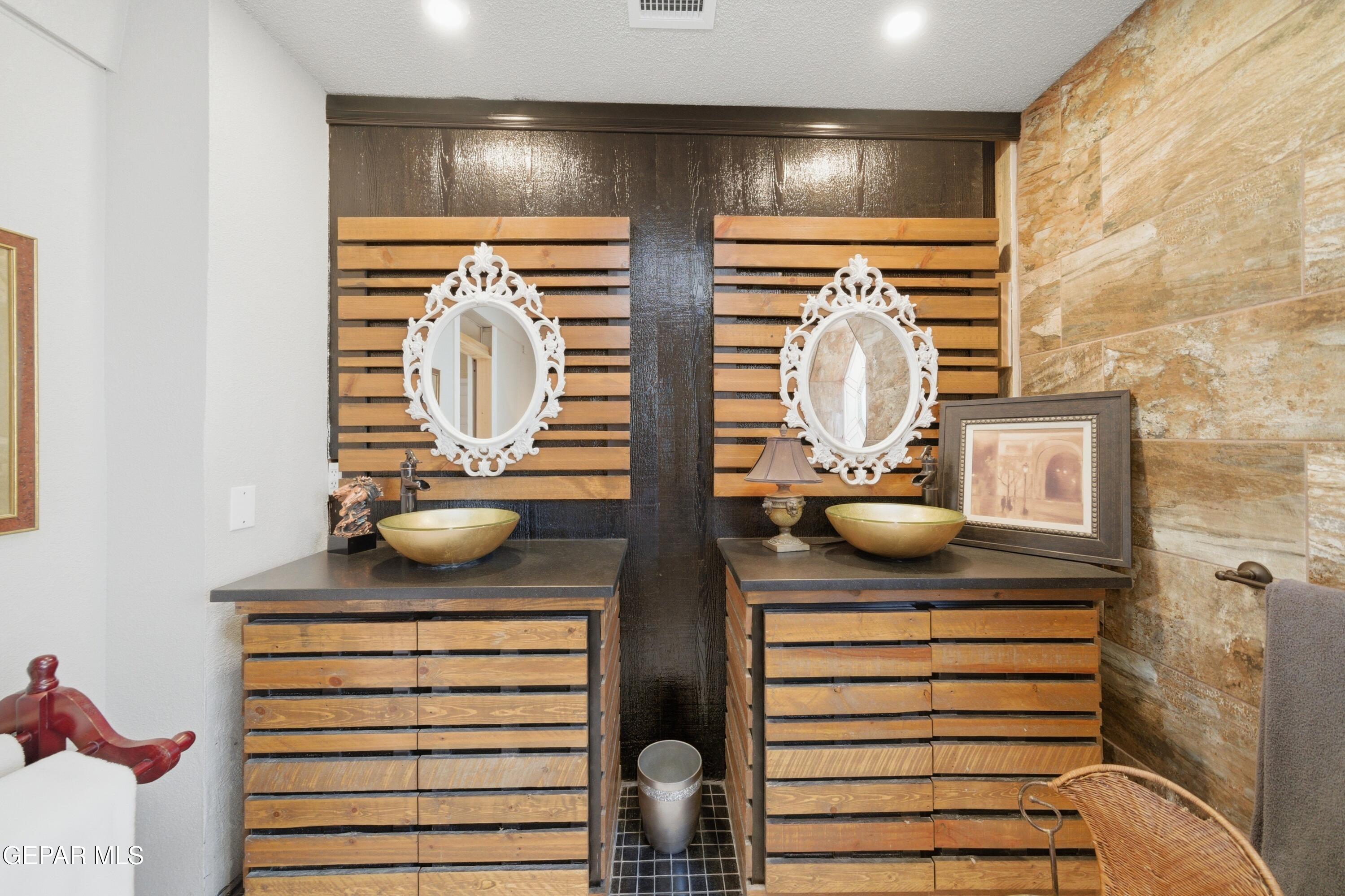 14500 North Loop Drive Clint, TX 79836 - Photo 21 of 31 14500_NorthLoop_dualvanities_79836