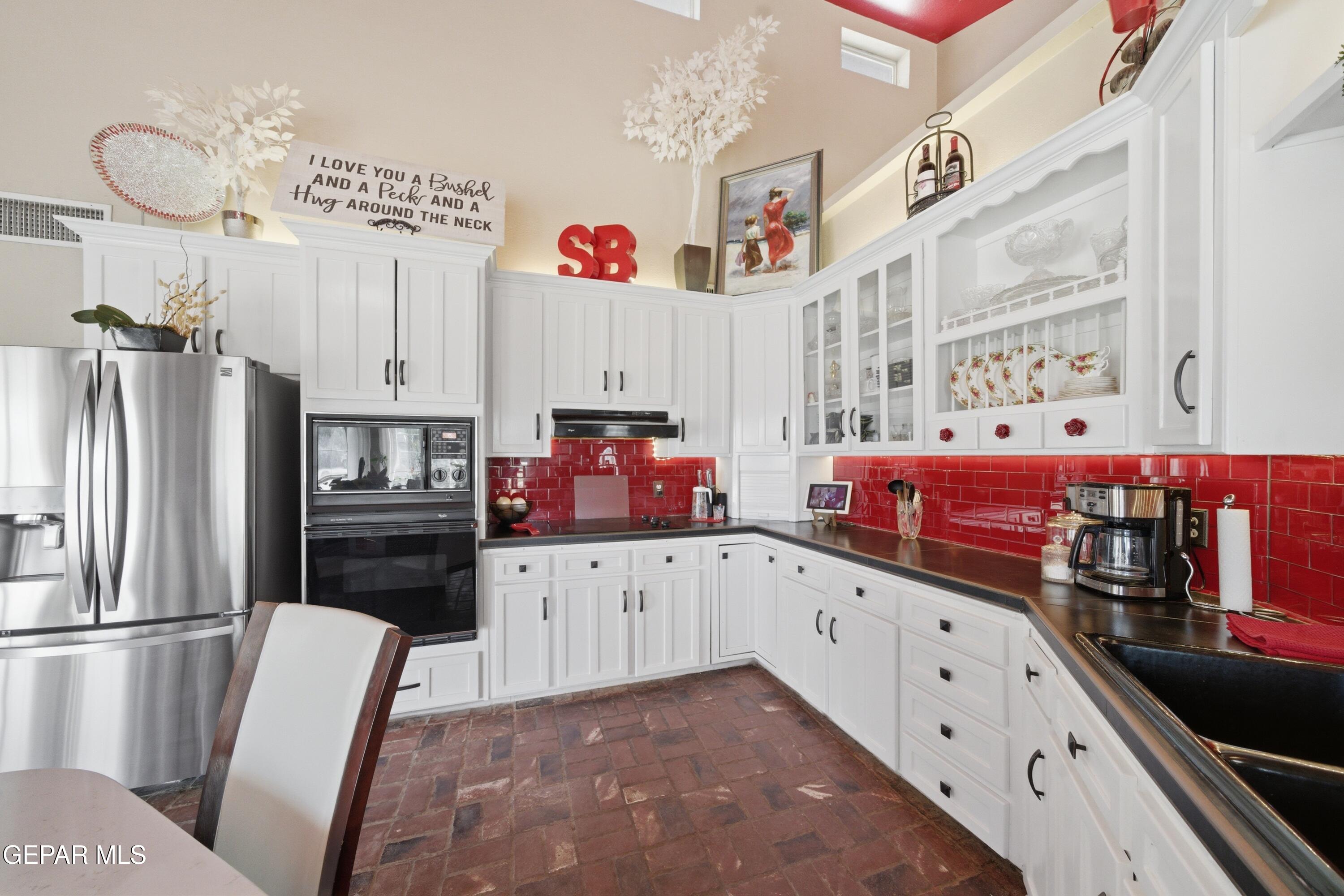 14500 North Loop Drive Clint, TX 79836 - Photo 5 of 31 14500_NorthLoop_Open_Kitchen_79836
