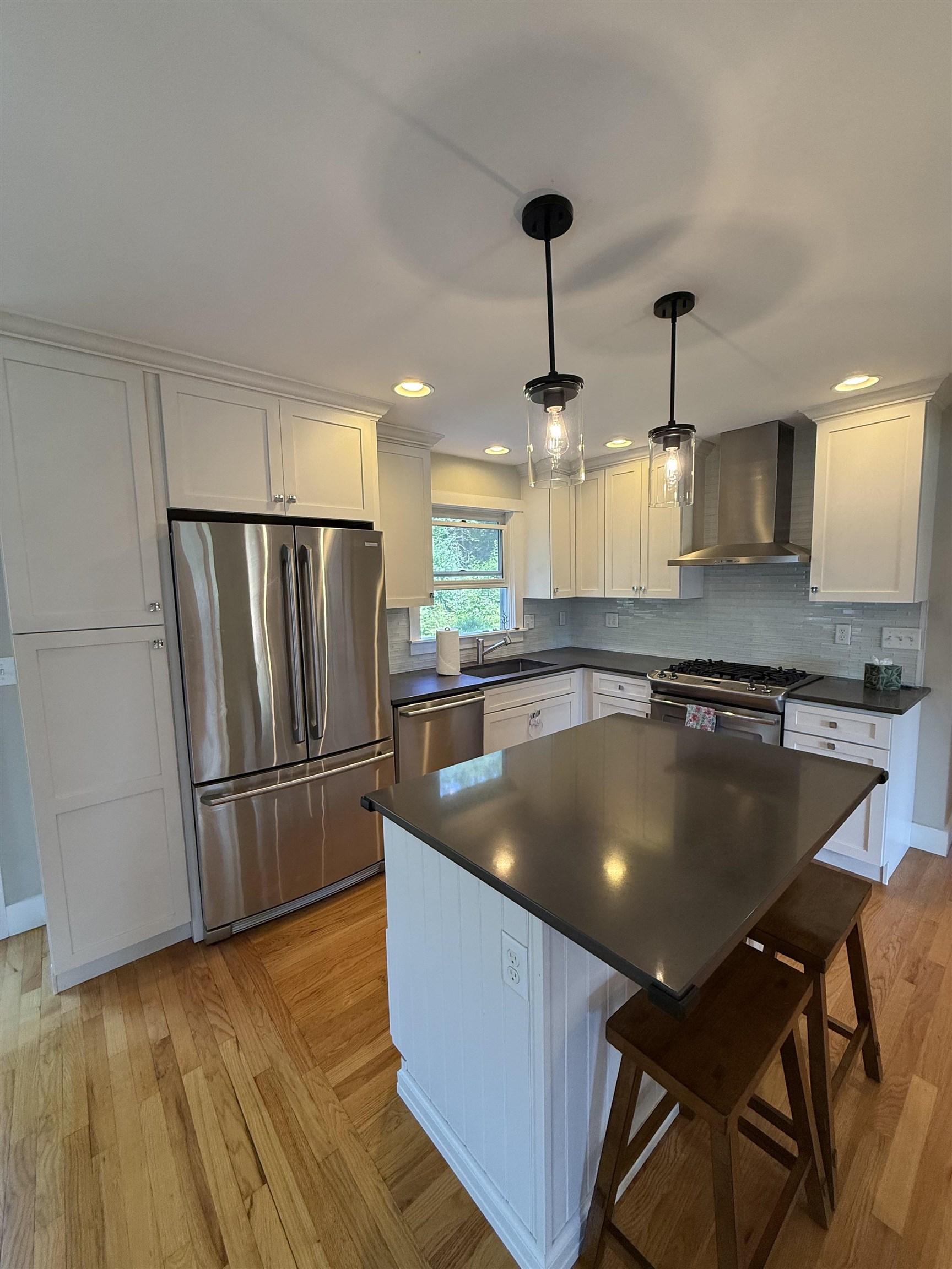 1069 Pine Street Burlington, VT 05401 - Photo 2 of 14
