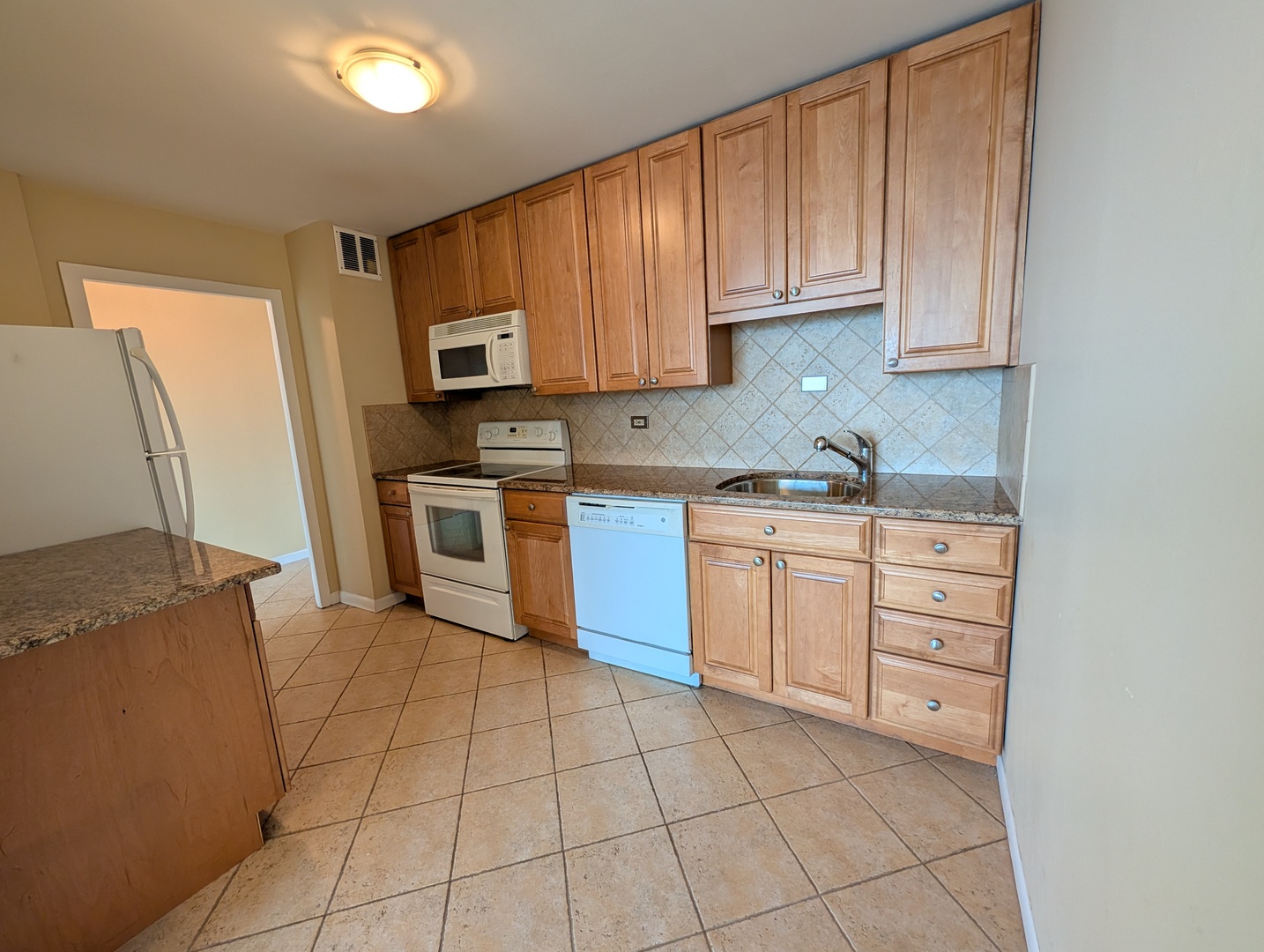 5455 North Sheridan Road, Unit 3103 Chicago, IL 60640 - Photo 3 of 27