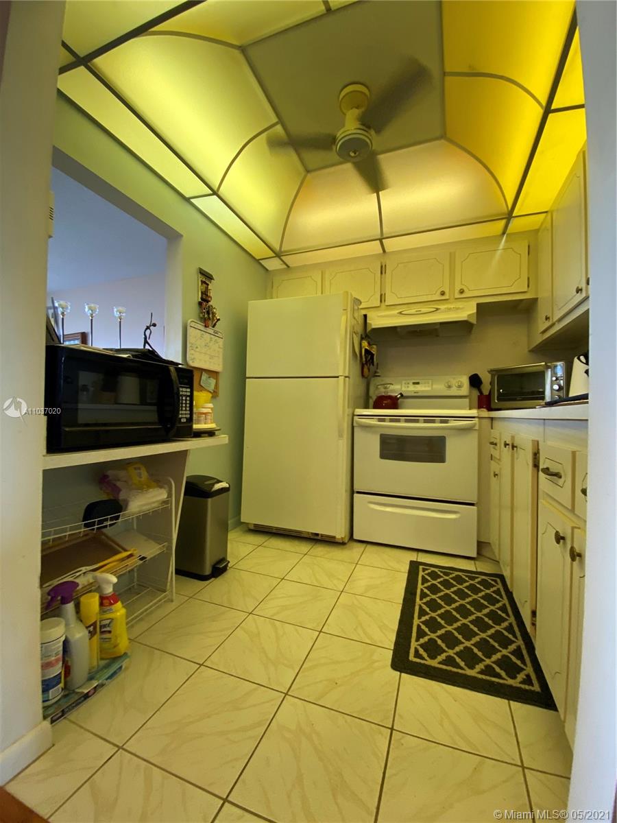 527 Mansfield M, Unit 527 Boca Raton, FL 33434 - Photo 4 of 34