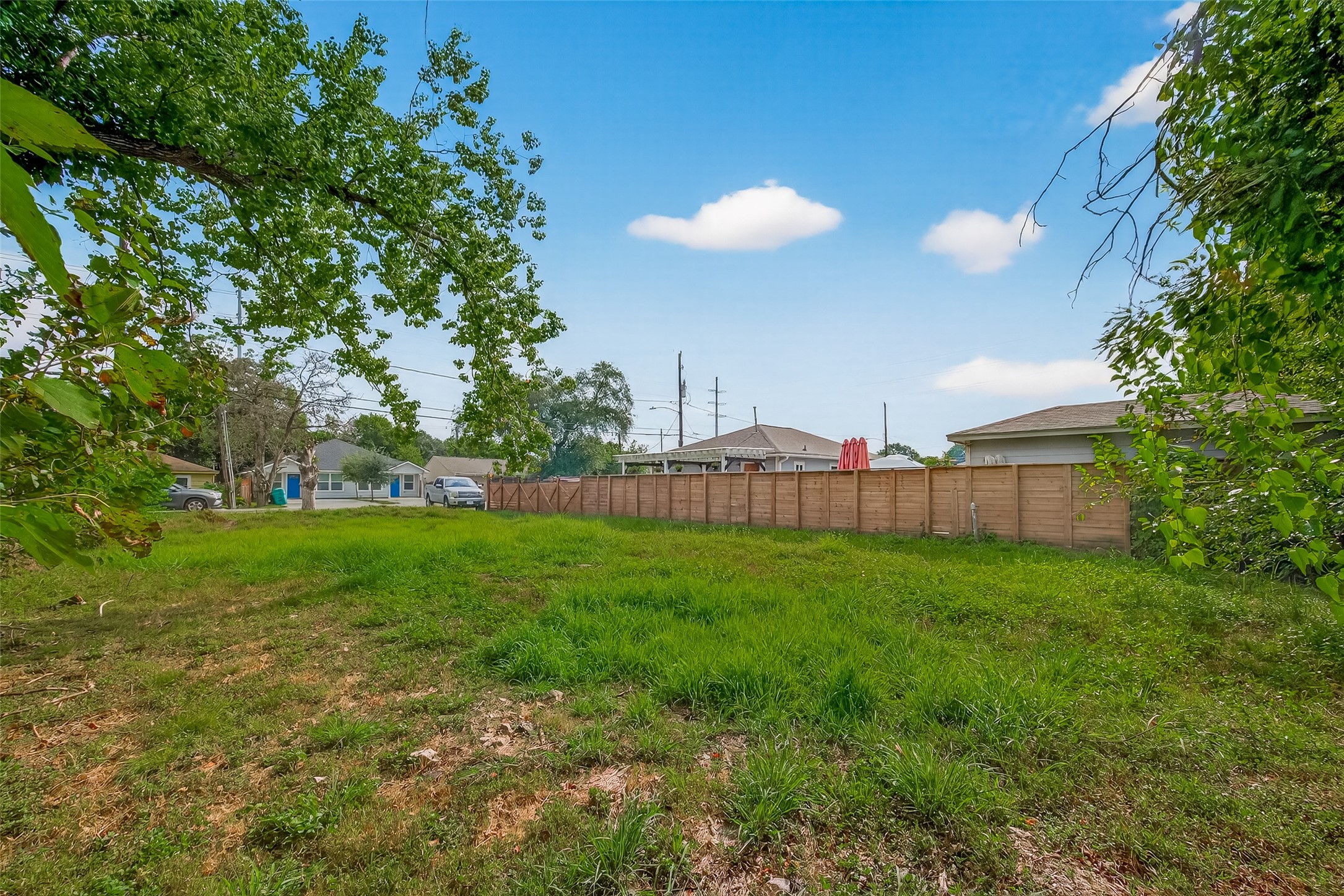 3552 Nathaniel Brown Street Houston, TX 77021 - Photo 3 of 11 a view of a house with a yard and a garden