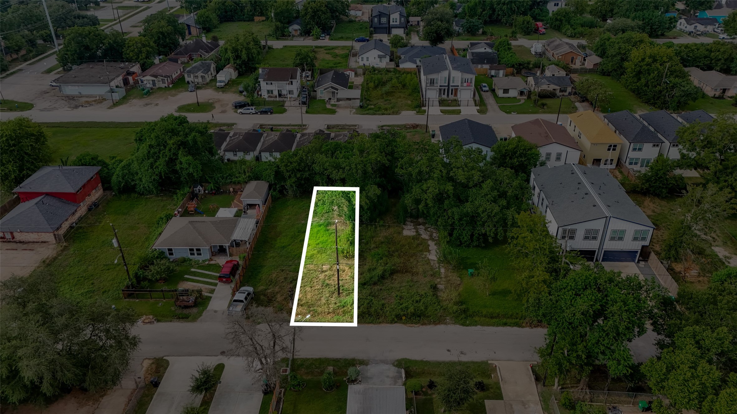 3552 Nathaniel Brown Street Houston, TX 77021 - Photo 10 of 11 an aerial view of multiple house