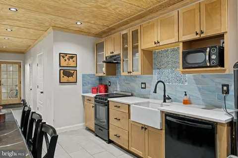 $1,950,000 | 2226 Locust Street, Philadelphia, PA 19103