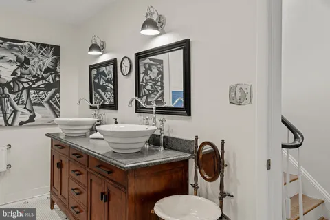 $1,950,000 | 2226 Locust Street, Philadelphia, PA 19103