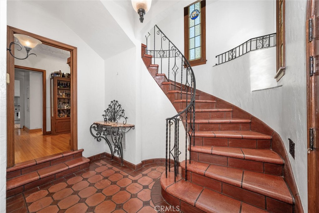 75 Quincy Avenue Long Beach, CA 90803 - Photo 5 of 47