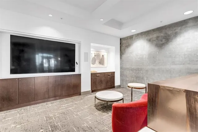 $2,800 | 400 West Peachtree Street Northwest, Unit 1211, Atlanta, GA 30308