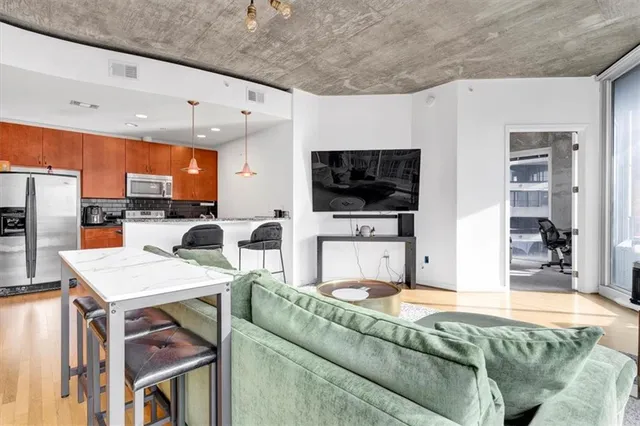 $2,800 | 400 West Peachtree Street Northwest, Unit 1211, Atlanta, GA 30308