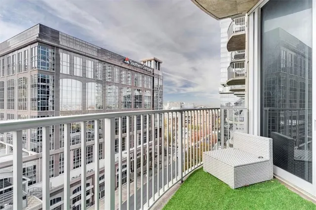 $2,800 | 400 West Peachtree Street Northwest, Unit 1211, Atlanta, GA 30308