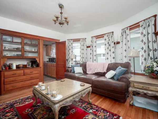$4,200 | 55 Central Street, Unit 2, Somerville, MA 02143