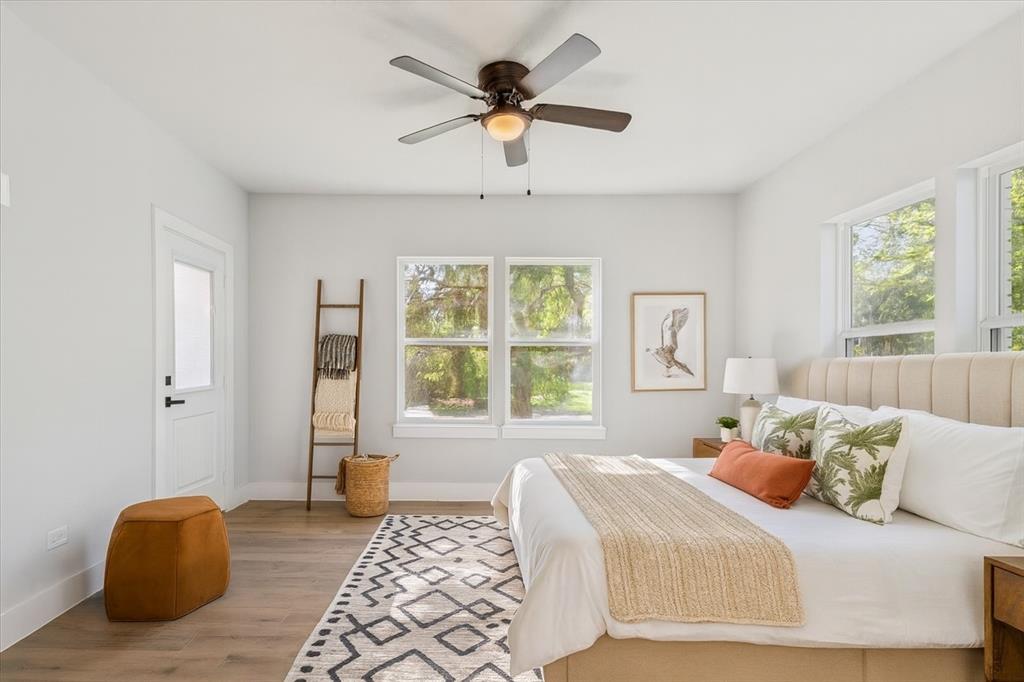900 North 22nd Street Waco, TX 76707 - Photo 16 of 37 a bedroom with a bed and window