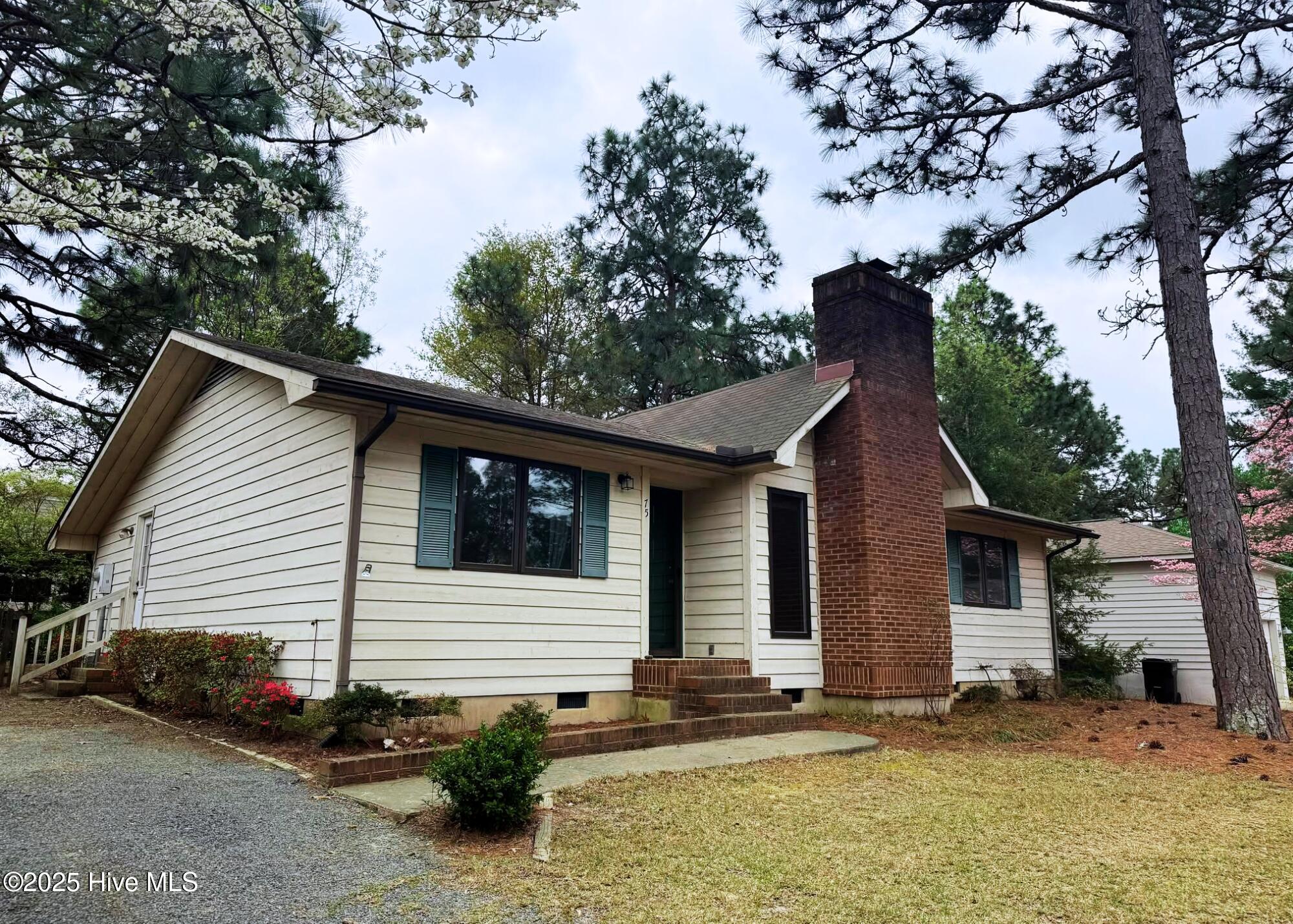 75 Sawmill Road East Pinehurst, NC 28374 - Photo 2 of 12 75 E Sawmill