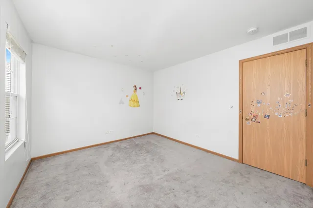 $259,900 | 923 East Savannah Drive, Romeoville, IL 60446