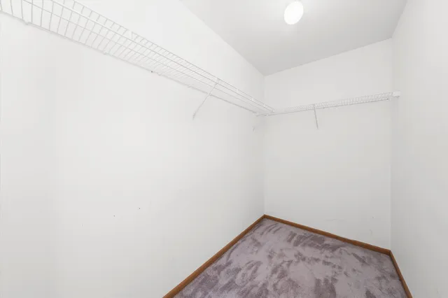 $259,900 | 923 East Savannah Drive, Romeoville, IL 60446