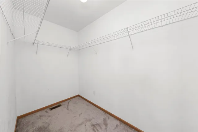 $259,900 | 923 East Savannah Drive, Romeoville, IL 60446