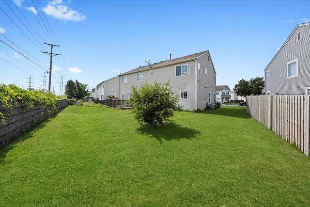 $259,900 | 923 East Savannah Drive, Romeoville, IL 60446