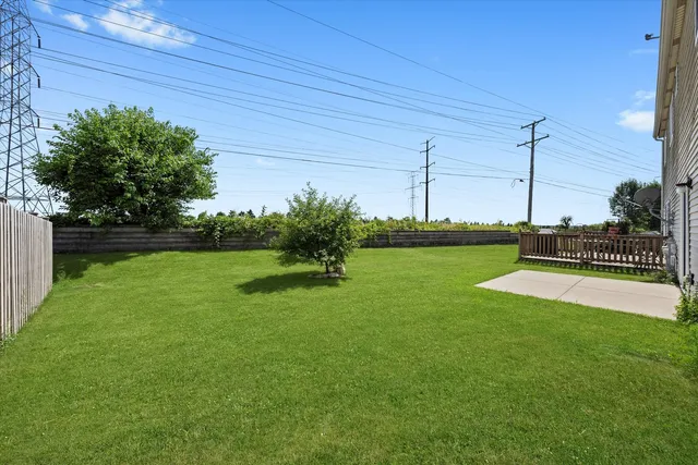 $259,900 | 923 East Savannah Drive, Romeoville, IL 60446