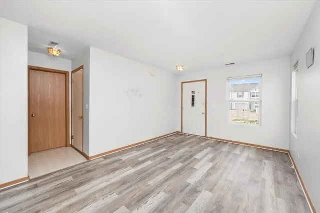 $259,900 | 923 East Savannah Drive, Romeoville, IL 60446