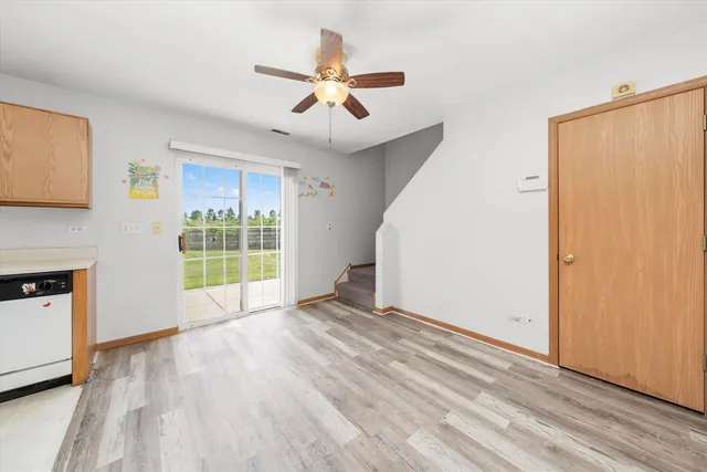 $259,900 | 923 East Savannah Drive, Romeoville, IL 60446