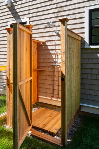 $4,900,000 | 41 Crowell Lane, Vineyard Haven, MA 02568