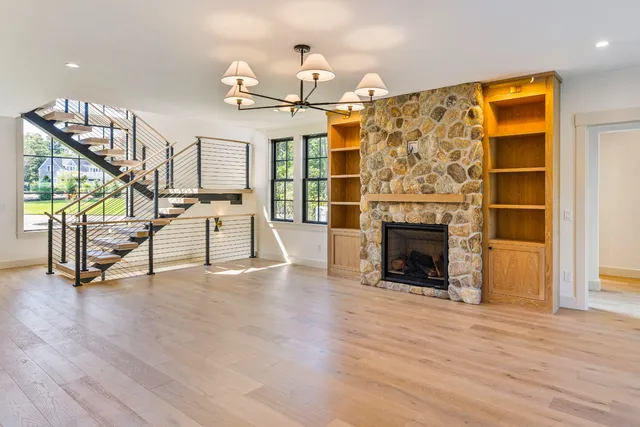 $4,900,000 | 41 Crowell Lane, Vineyard Haven, MA 02568