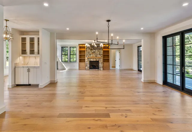 $4,900,000 | 41 Crowell Lane, Vineyard Haven, MA 02568