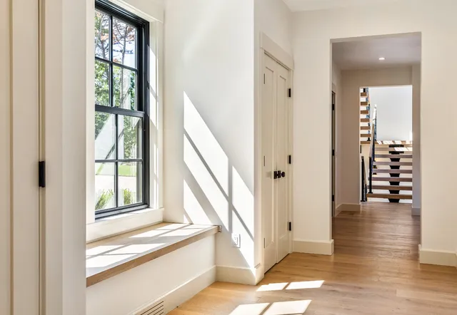 $4,900,000 | 41 Crowell Lane, Vineyard Haven, MA 02568