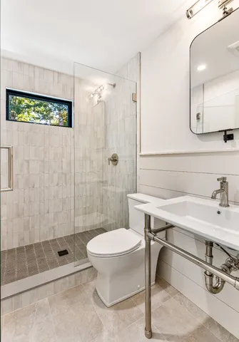 $4,900,000 | 41 Crowell Lane, Vineyard Haven, MA 02568