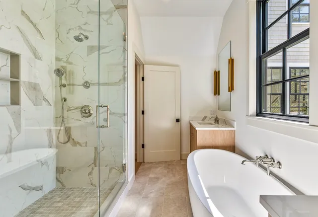 $4,900,000 | 41 Crowell Lane, Vineyard Haven, MA 02568