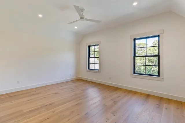 $4,900,000 | 41 Crowell Lane, Vineyard Haven, MA 02568