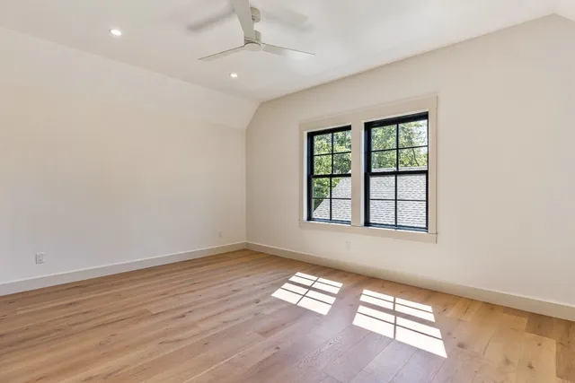 $4,900,000 | 41 Crowell Lane, Vineyard Haven, MA 02568