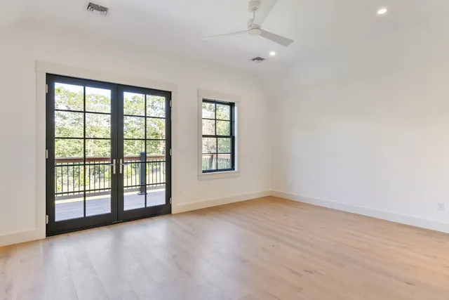 $4,900,000 | 41 Crowell Lane, Vineyard Haven, MA 02568