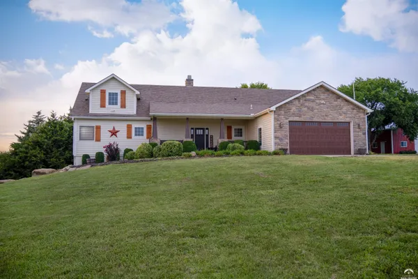 $995,000 | 1028 North 600 Road, Baldwin City, KS 66006
