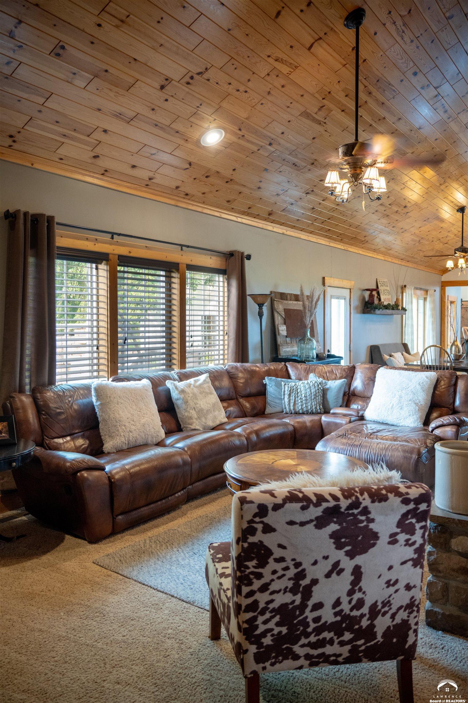 1028 North 600 Road Baldwin City, KS 66006 - Photo 10 of 36