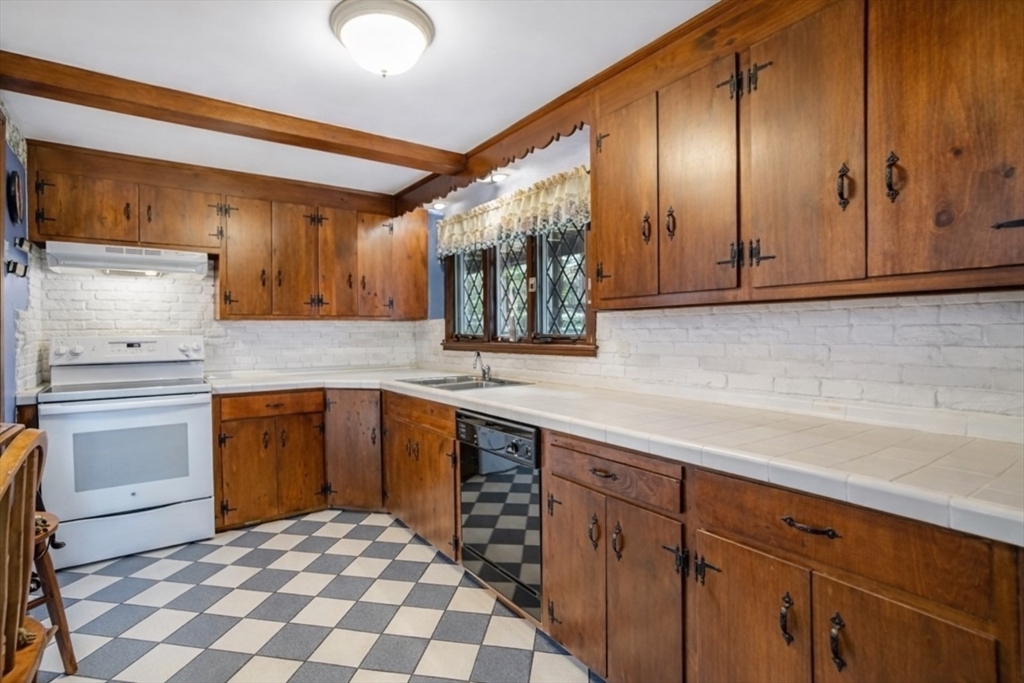 68 Corey Hill Road Ashburnham, MA 01430 - Photo 3 of 27