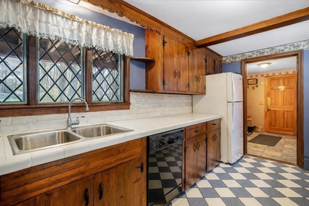 68 Corey Hill Road Ashburnham, MA 01430 - Photo 6 of 27