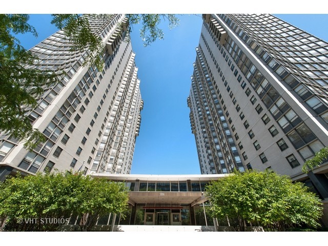 5701 North Sheridan Road, Unit 12B Chicago, IL 60660 - Photo 1 of 11