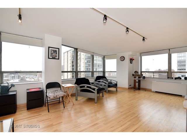 5701 North Sheridan Road, Unit 12B Chicago, IL 60660 - Photo 2 of 11