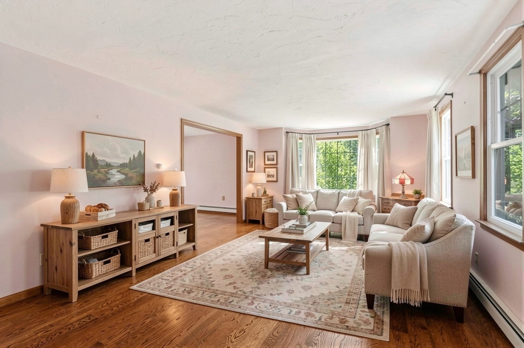 3 Pudding Street Uxbridge, MA 01569 - Photo 5 of 42
